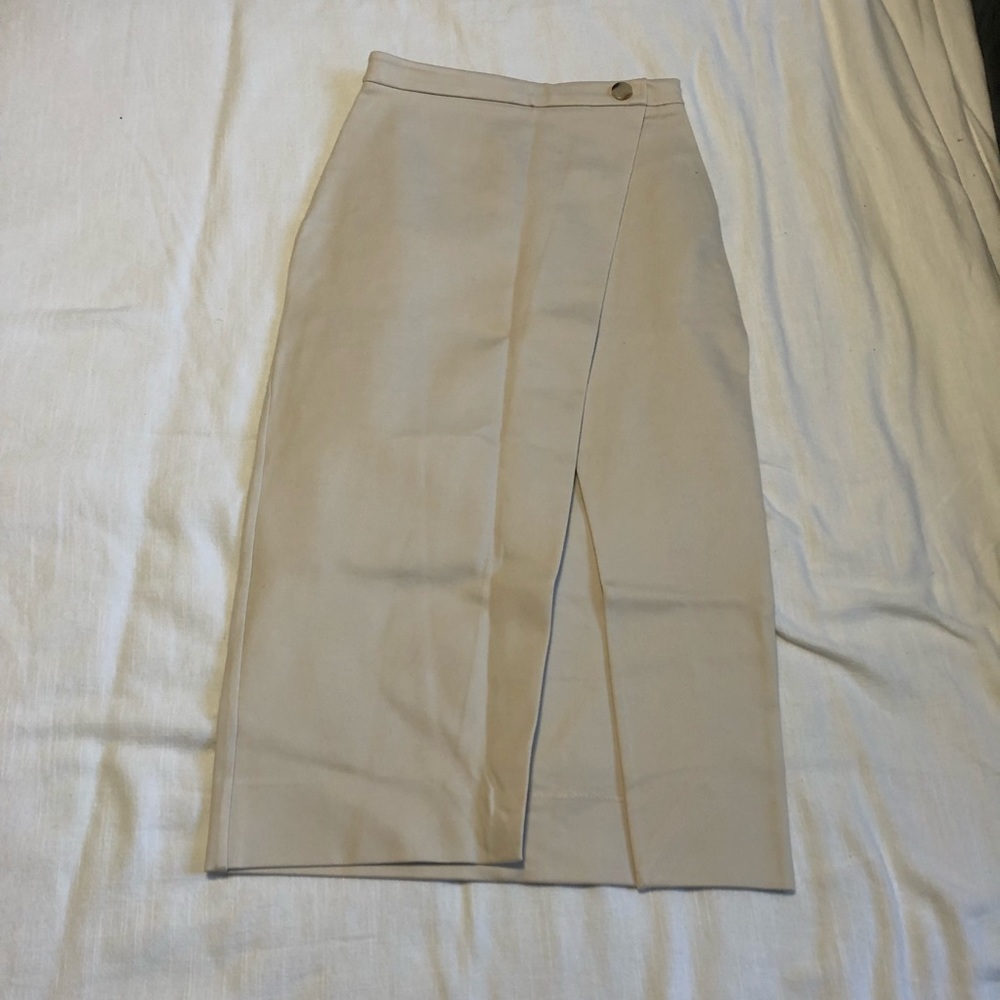 Aritzia Babaton Slit Skirt